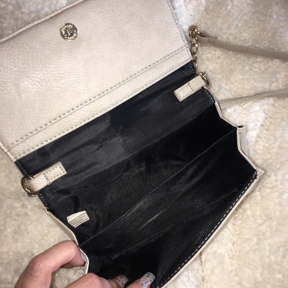 Bow Purse - Picture 2 of 2